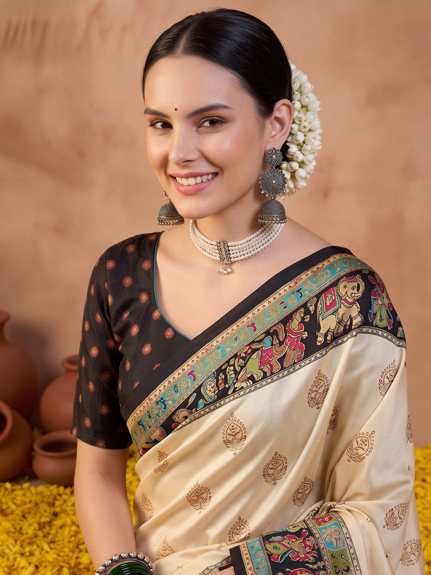 Black Silk Blend saree – detail view 4