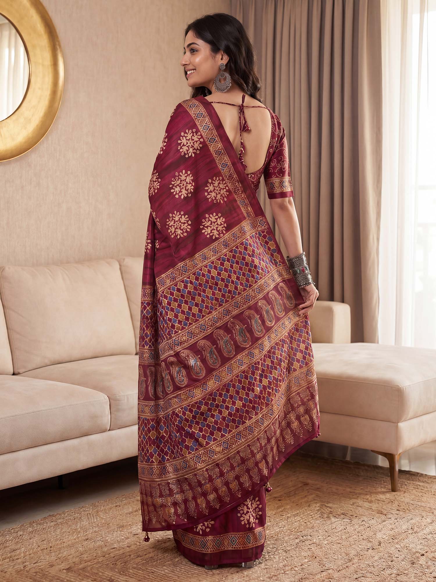 Burgundy Pure Crepe saree – detail view 1