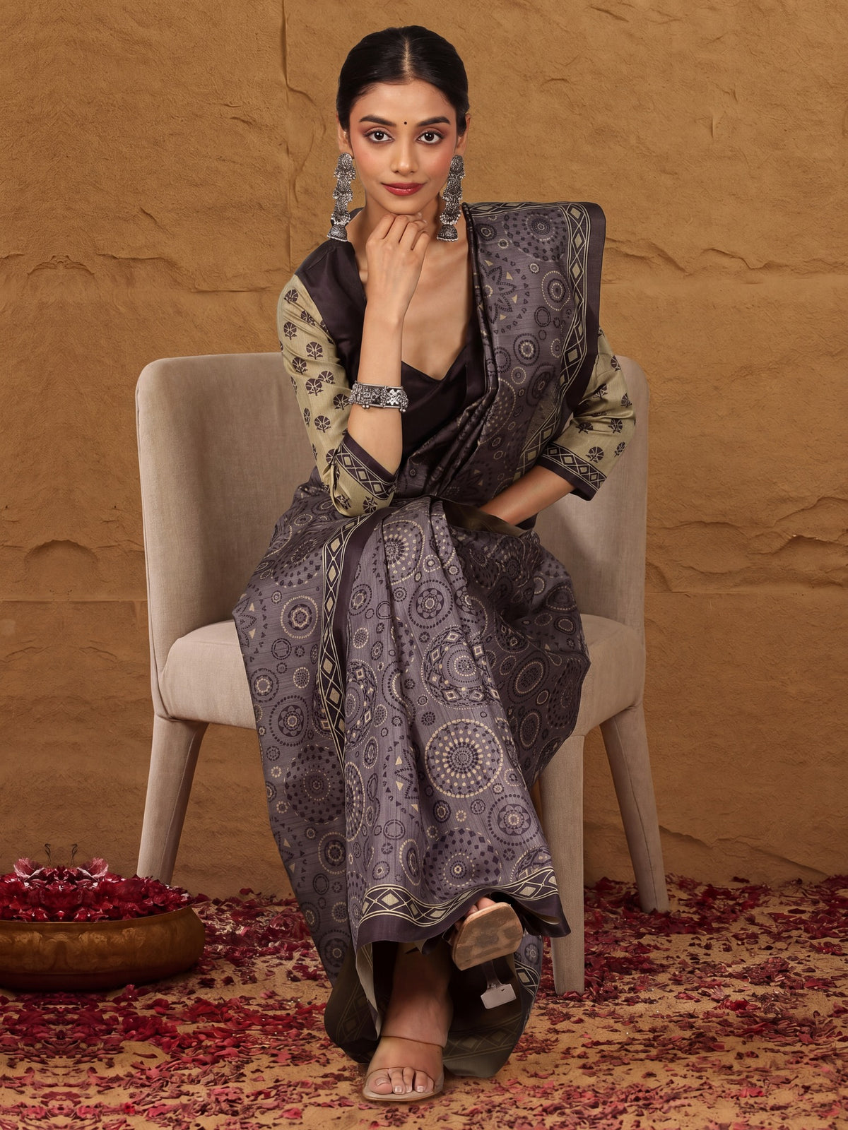 Grey Silk Blend saree – detail view 2