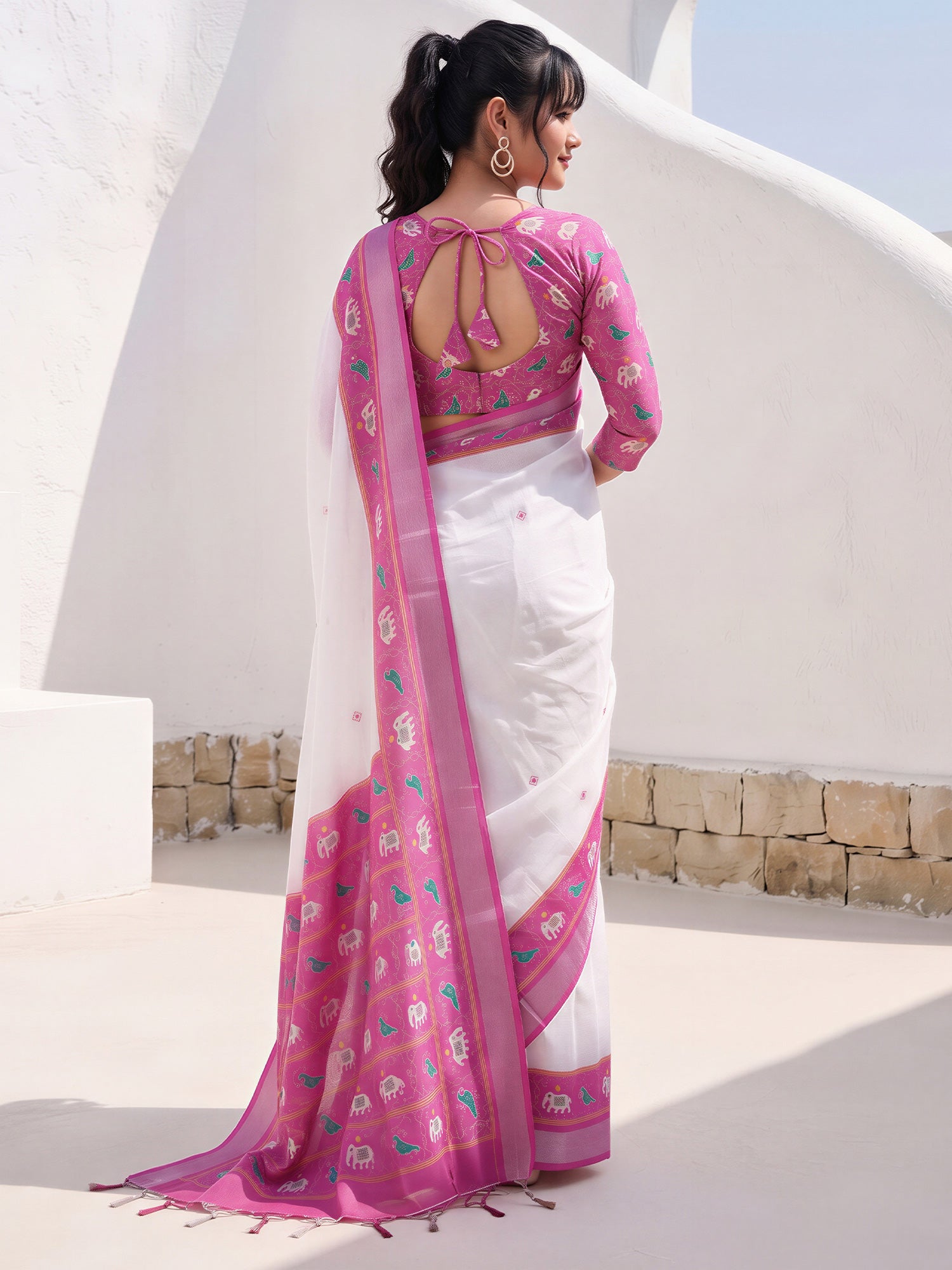 White Cotton Linen saree – detail view 1