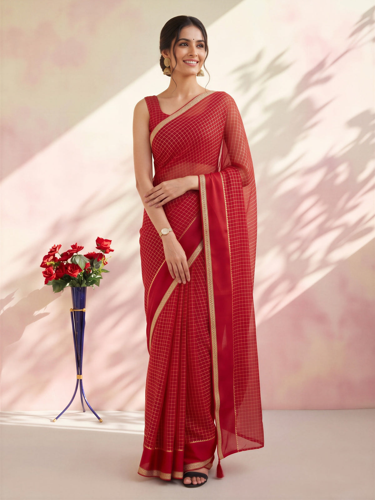 Red Viscose saree – detail view 2