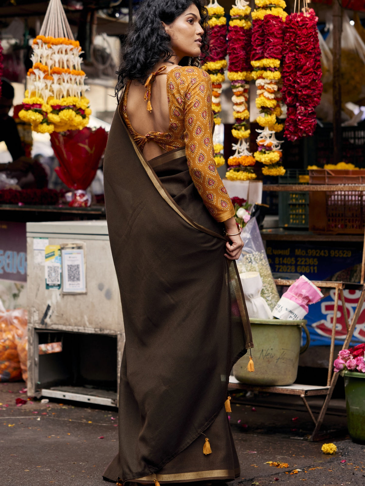 Dark Brown Cotton Blend saree – detail view 2