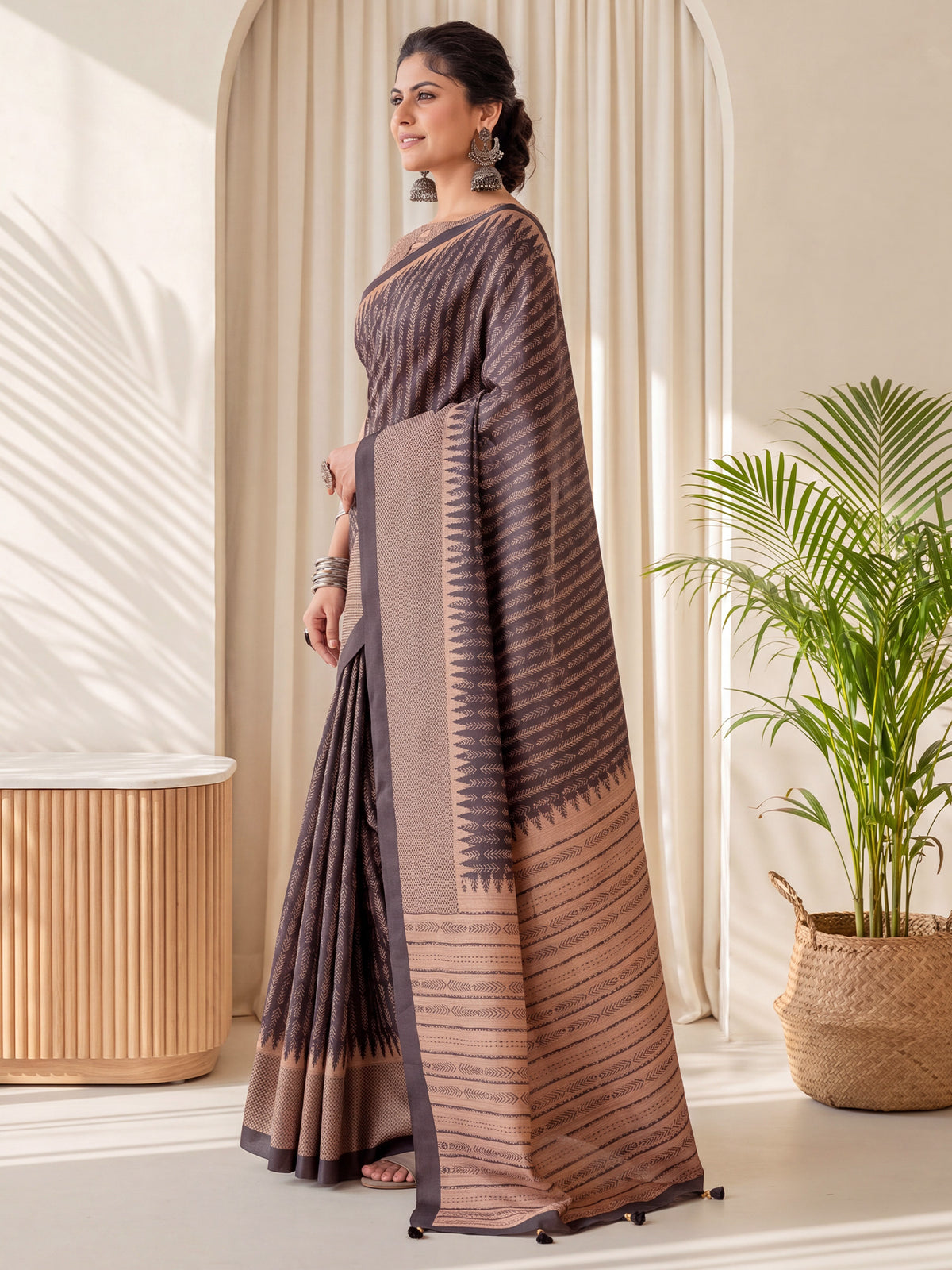 Black Silk Blend saree – detail view 2