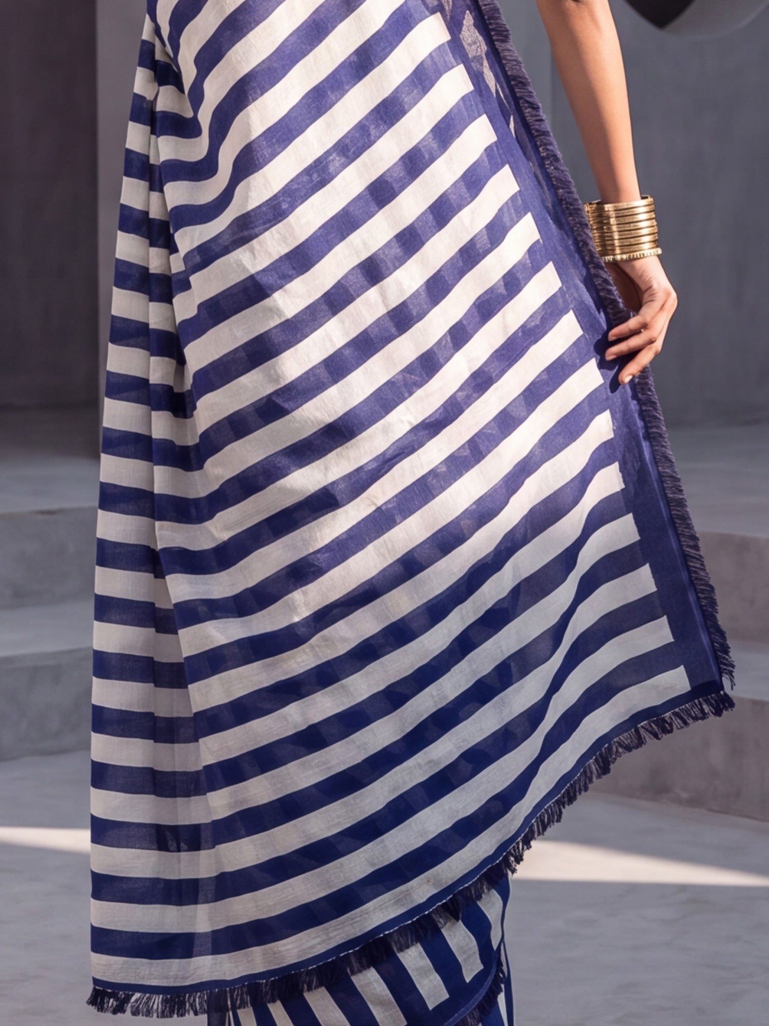 Navy Blue Cotton saree – detail view 5