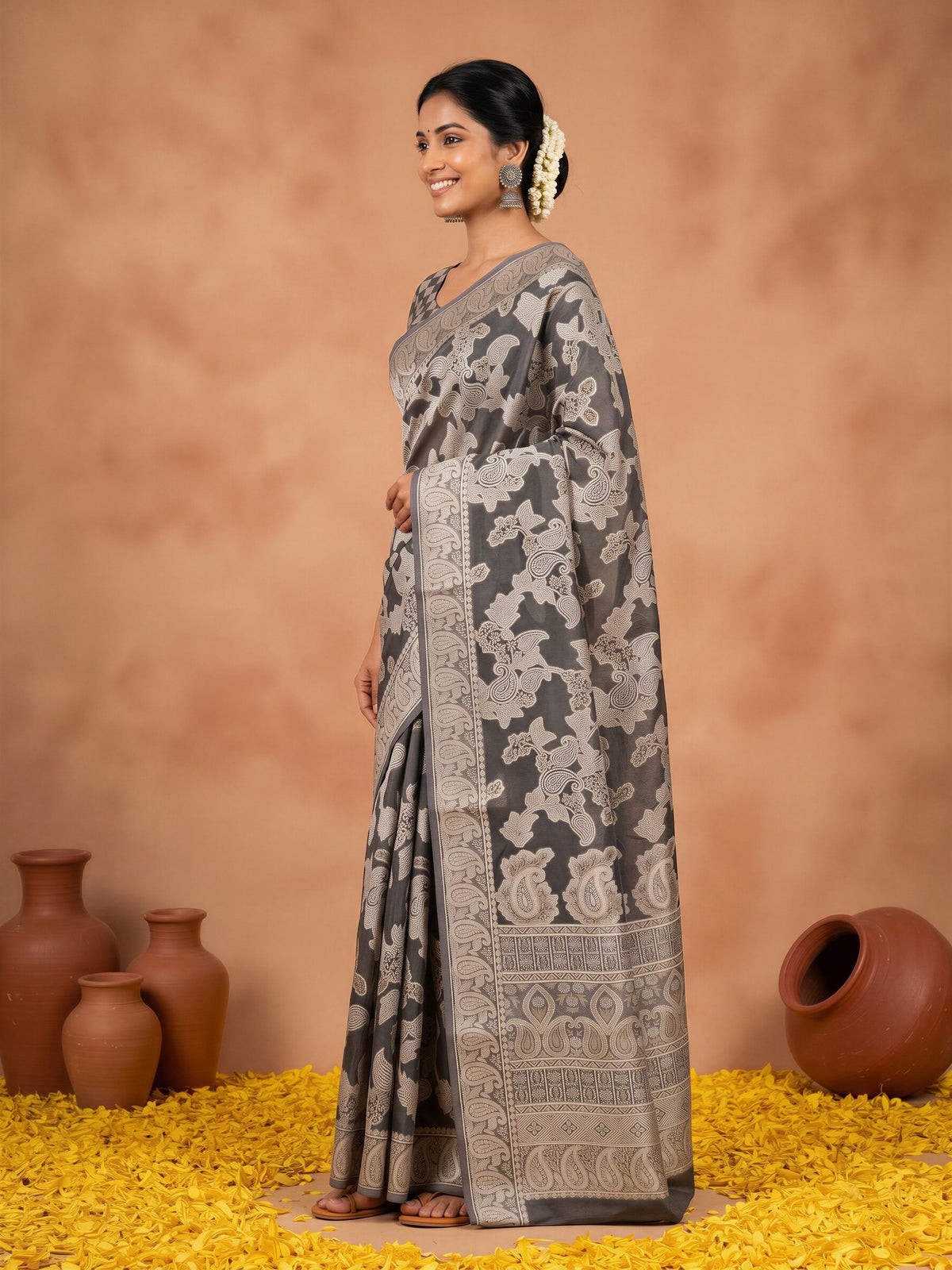 Black Organza saree – detail view 2