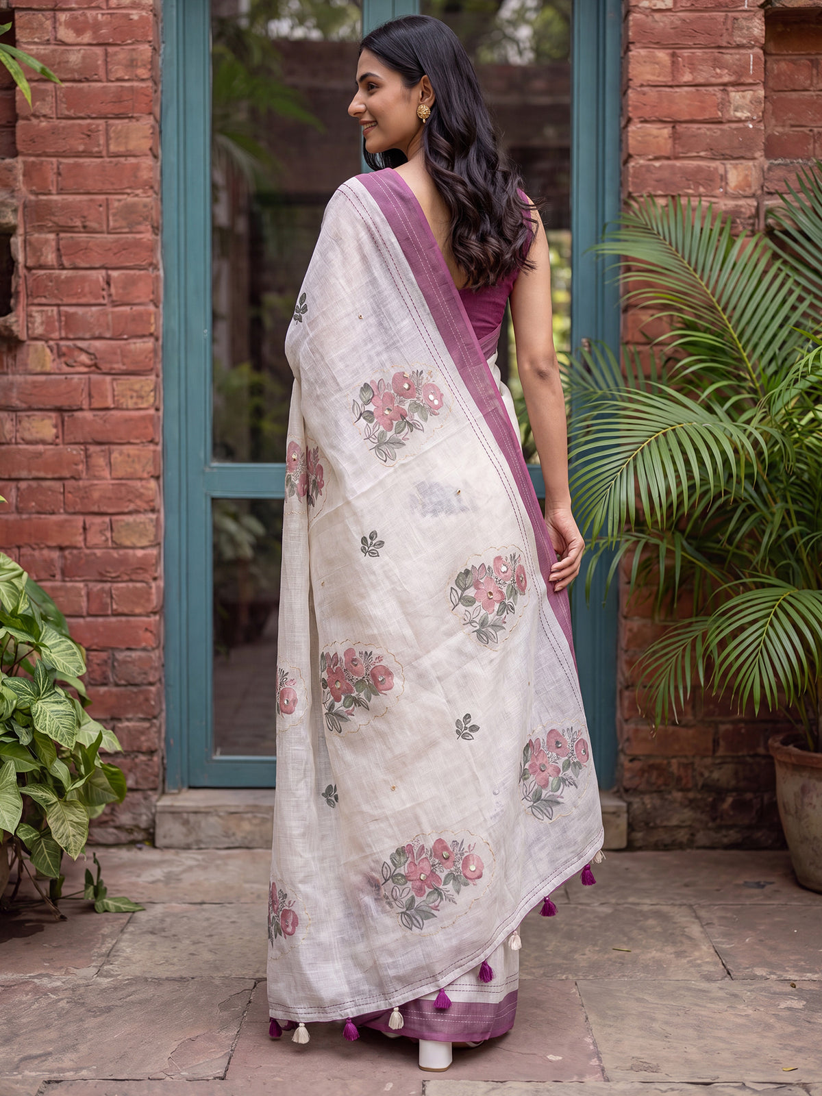 Off White Cotton Linen saree – detail view 1