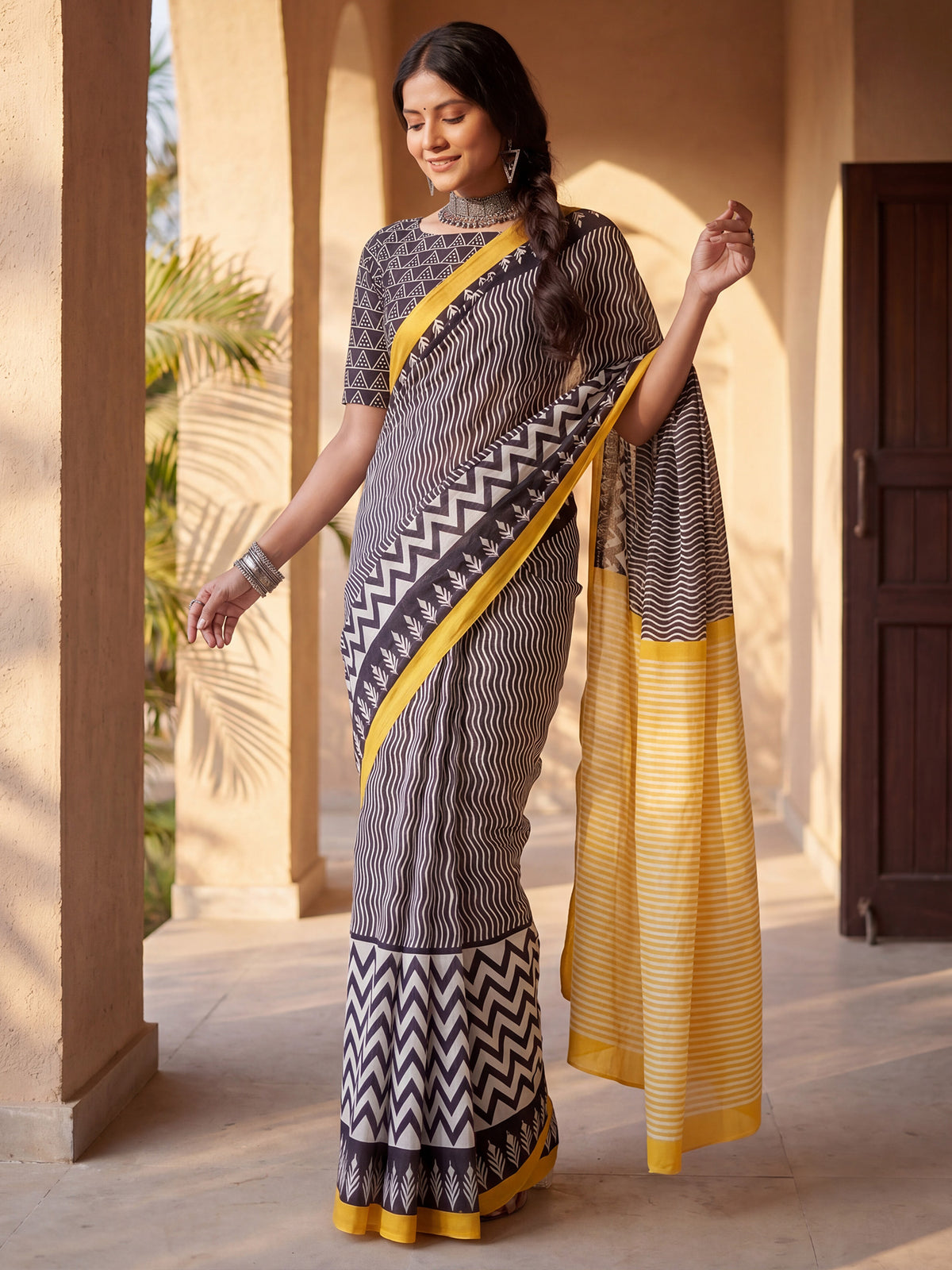 Black Cotton Blend saree – detail view 3