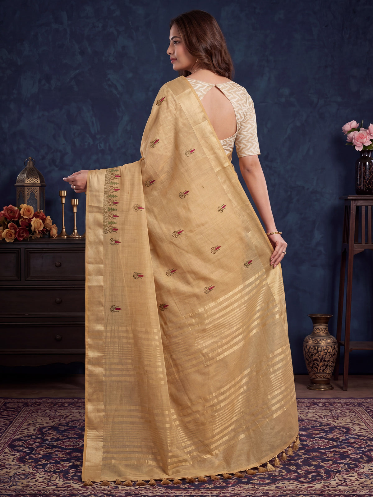 Beige Cotton Linen saree – detail view 1