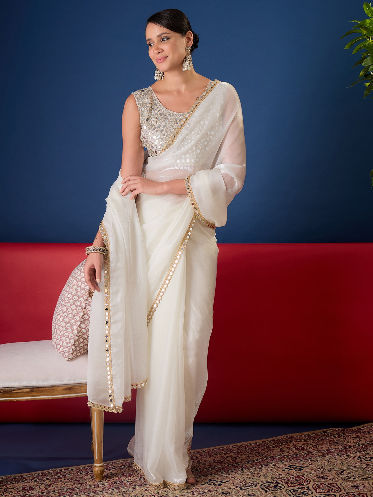 White Pure Chiffon saree – detail view 4