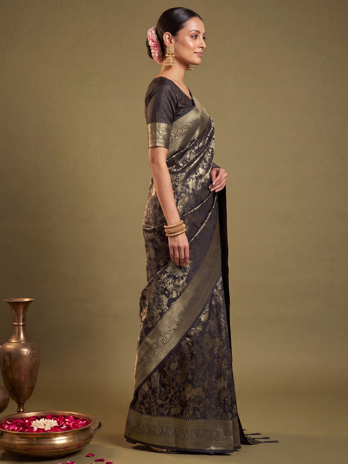 Black Kanjeevaram Silk saree – detail view 2