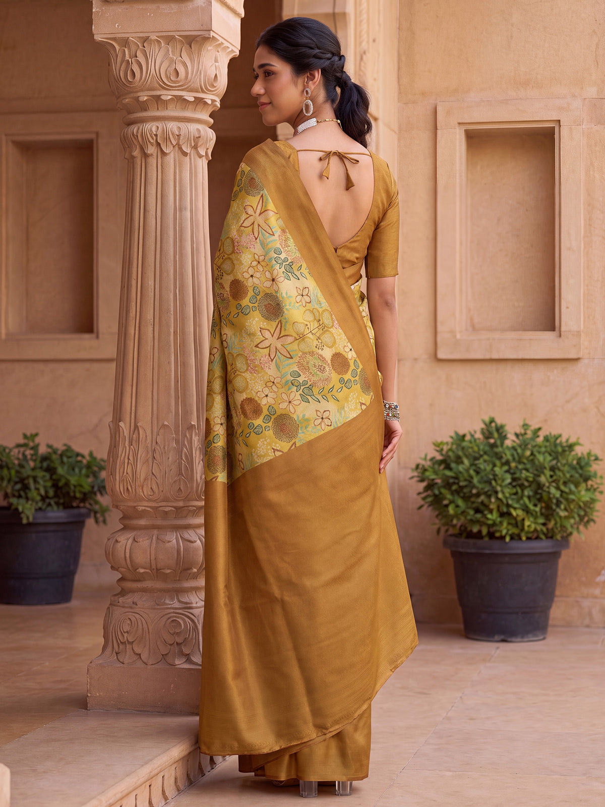 Mustard Silk Blend saree – detail view 1
