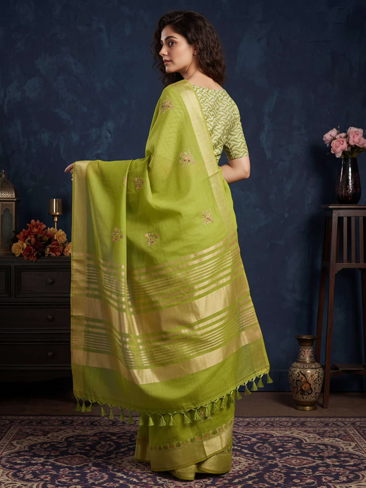 Lime Green Cotton Linen saree – detail view 1