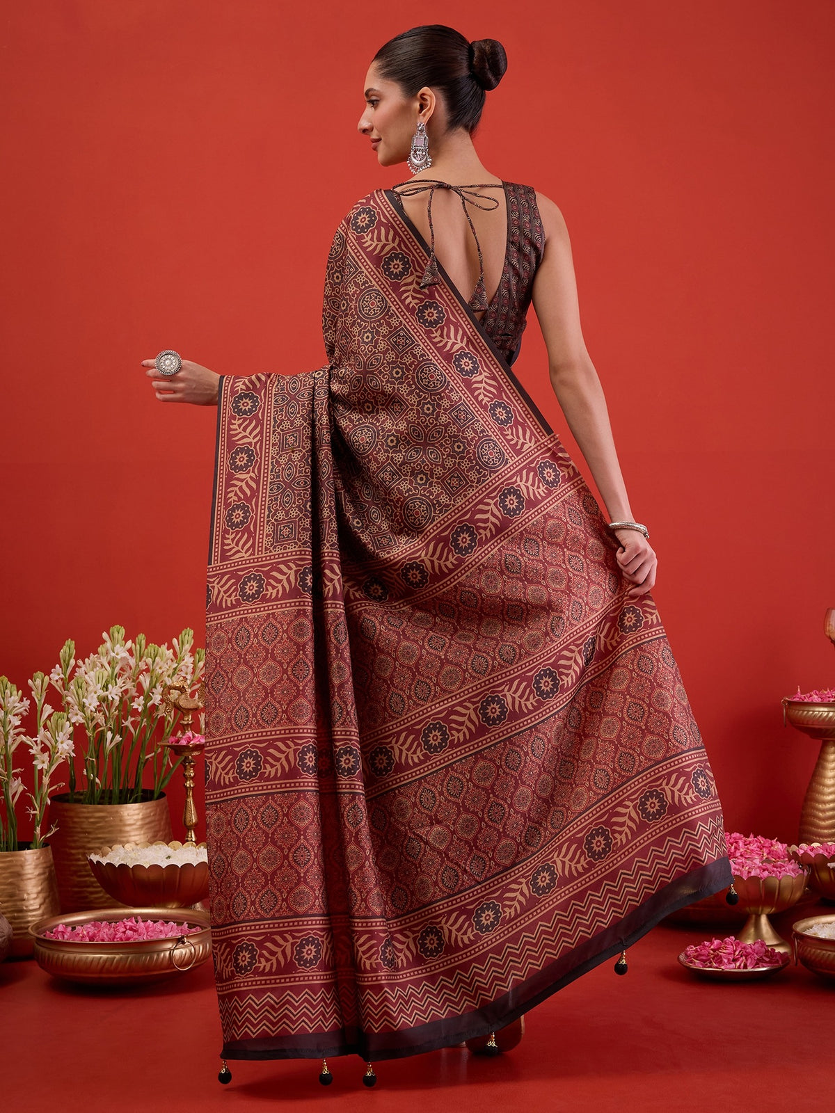 Maroon Silk Blend saree – detail view 6
