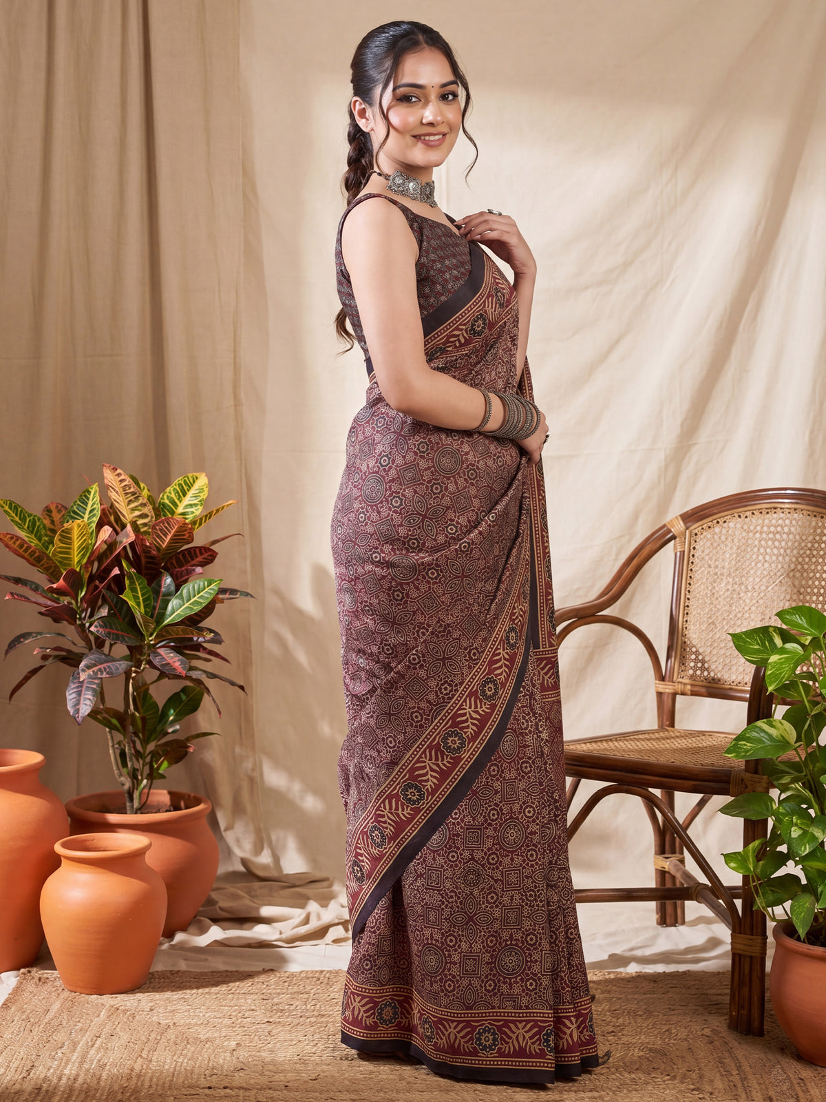 Maroon Silk Blend saree – detail view 2