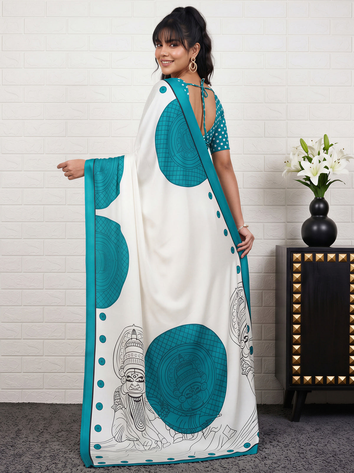 White Satin saree – detail view 1