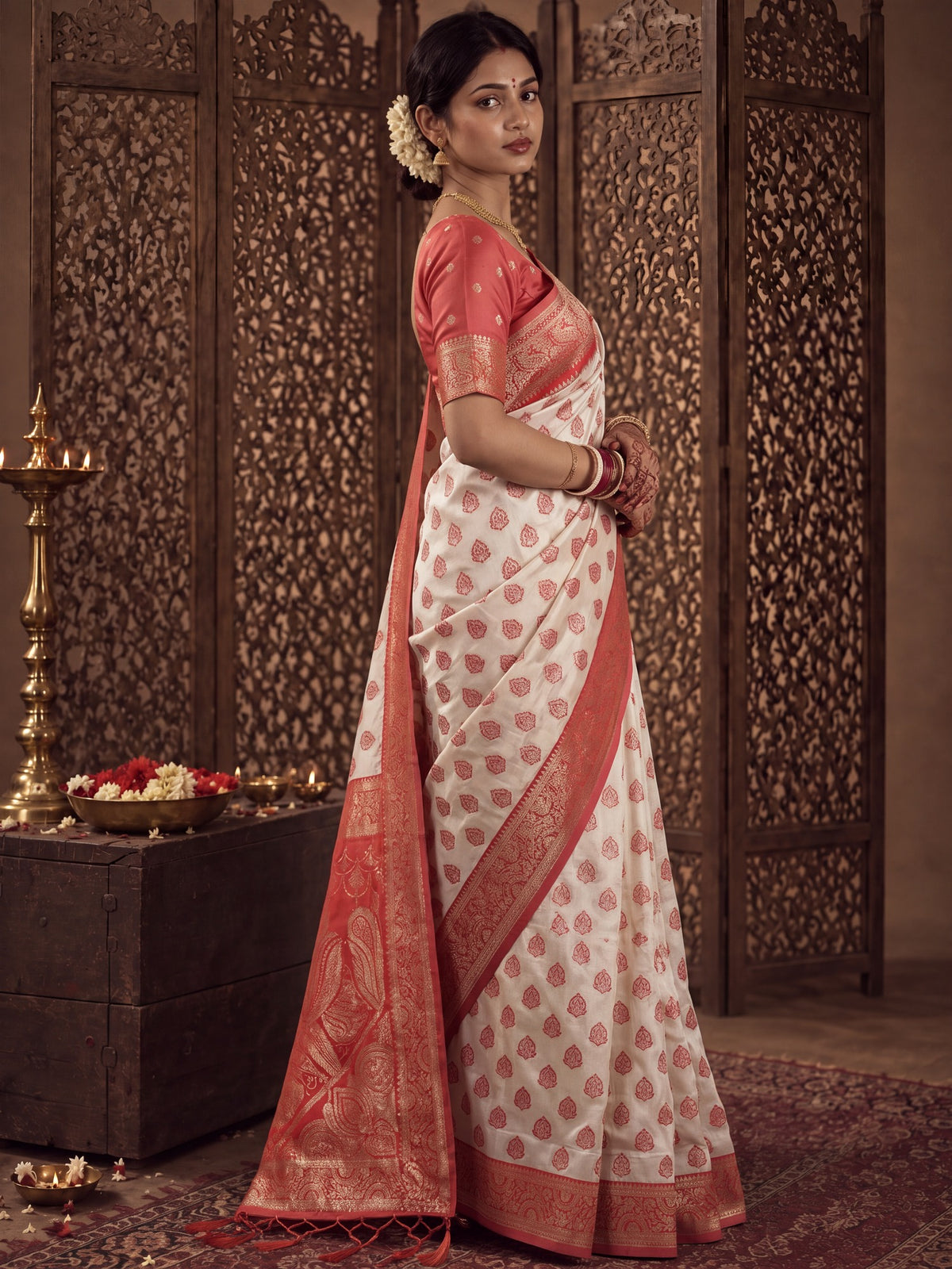 White Banarasi Silk saree – detail view 2