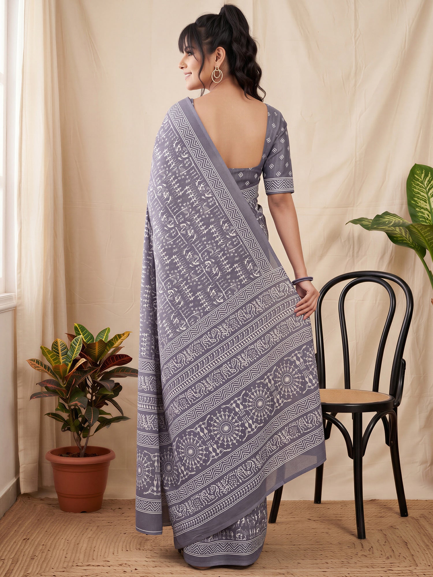 Grey Dola Silk saree – detail view 1
