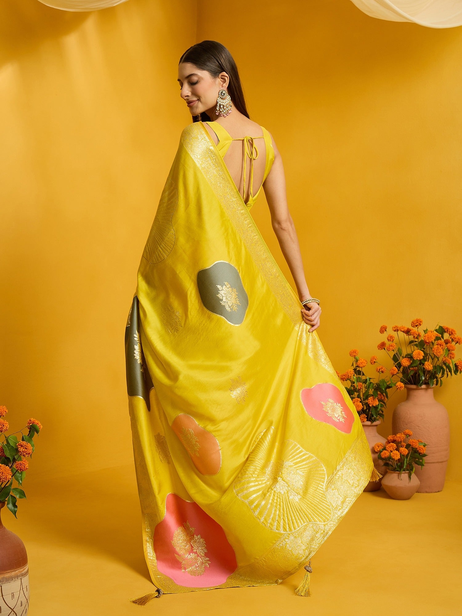 Yellow Dola Silk saree – detail view 6