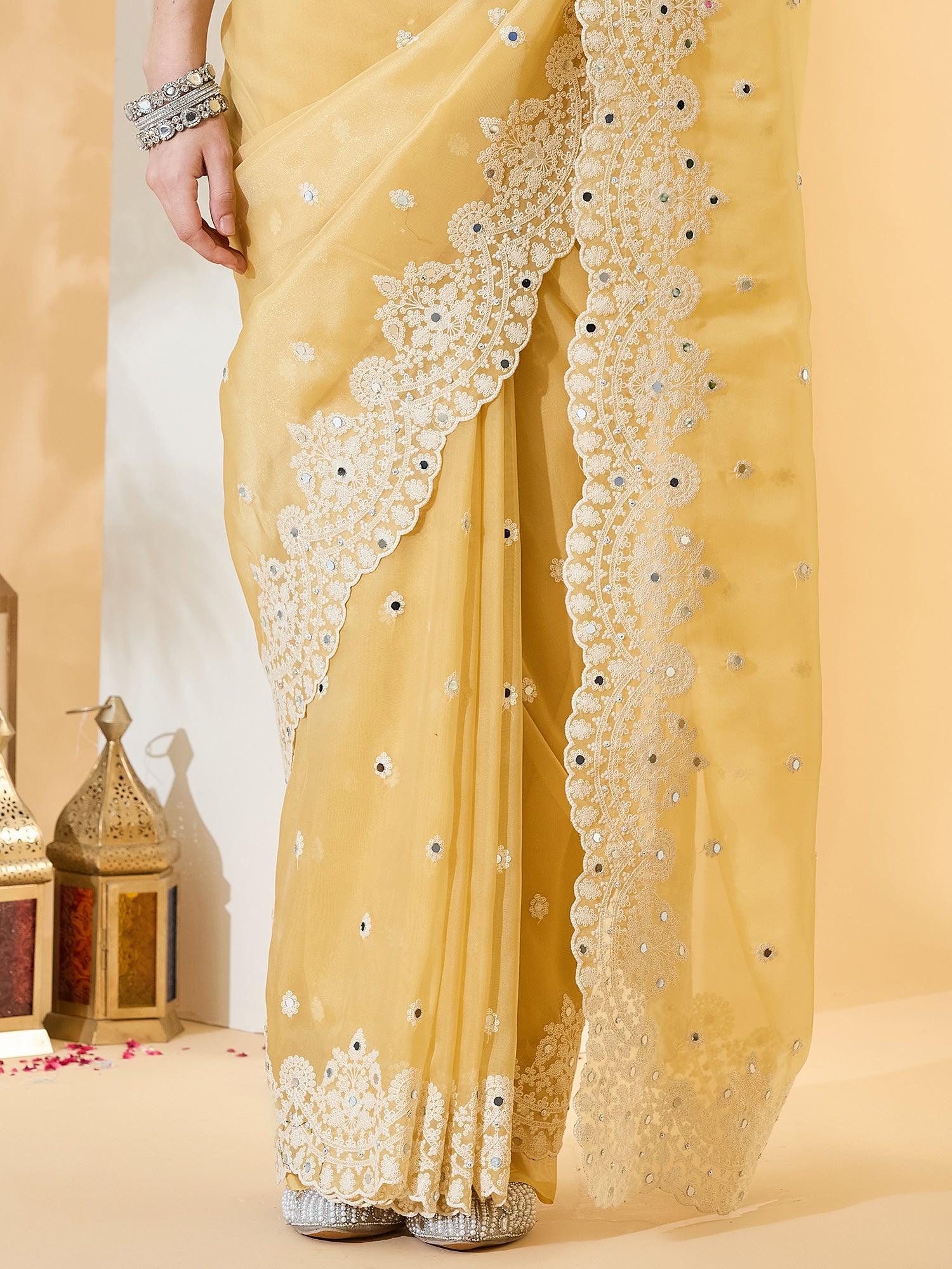 Yellow Organza saree – detail view 5
