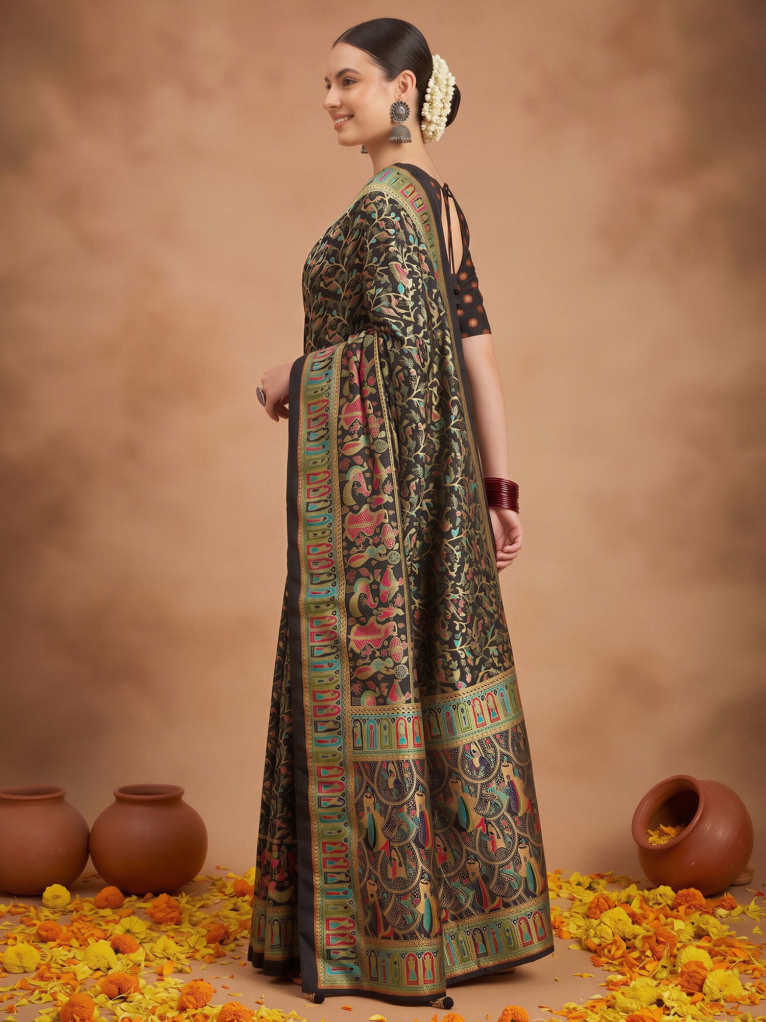 Black Silk Blend saree – detail view 2