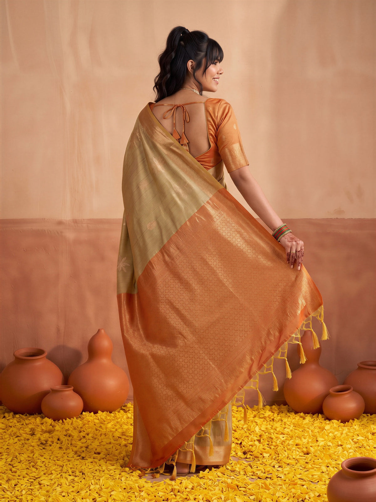 Beige Tussar Silk saree – detail view 1