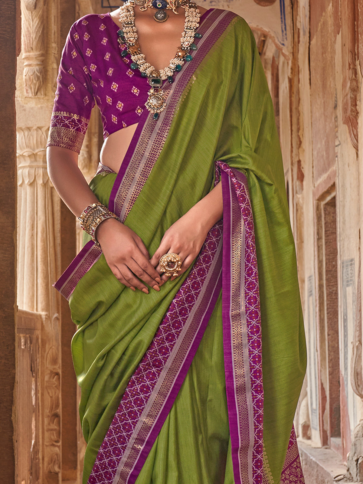 Green Silk Blend saree – detail view 2