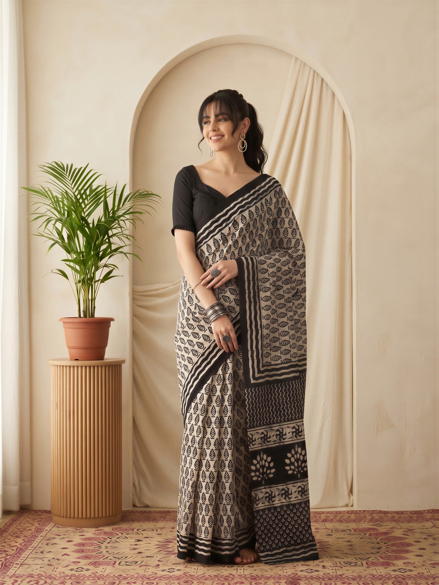 Beige Bhagalpuri Silk saree – detail view 3