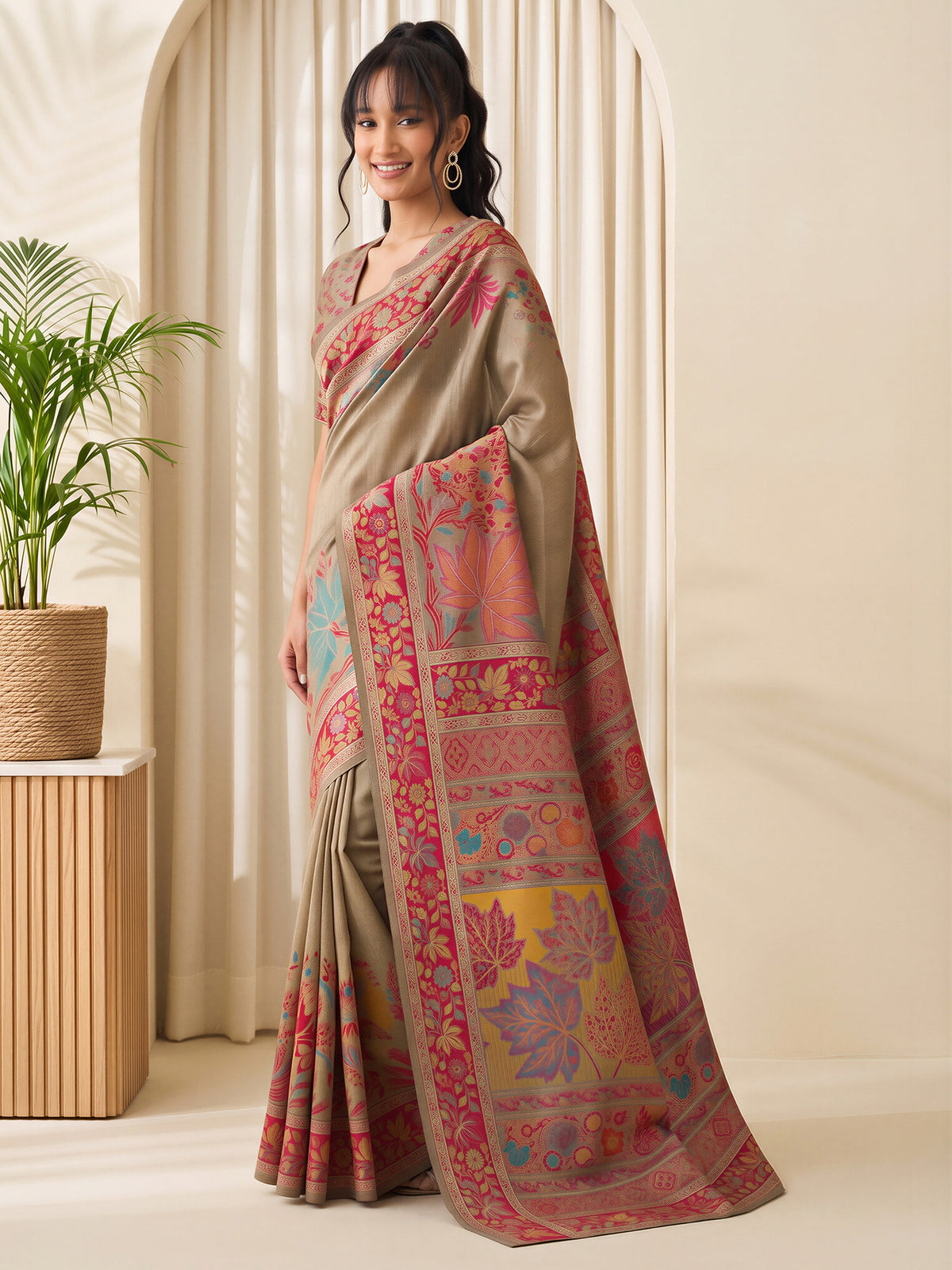 Beige Pashmina Silk saree – detail view 3