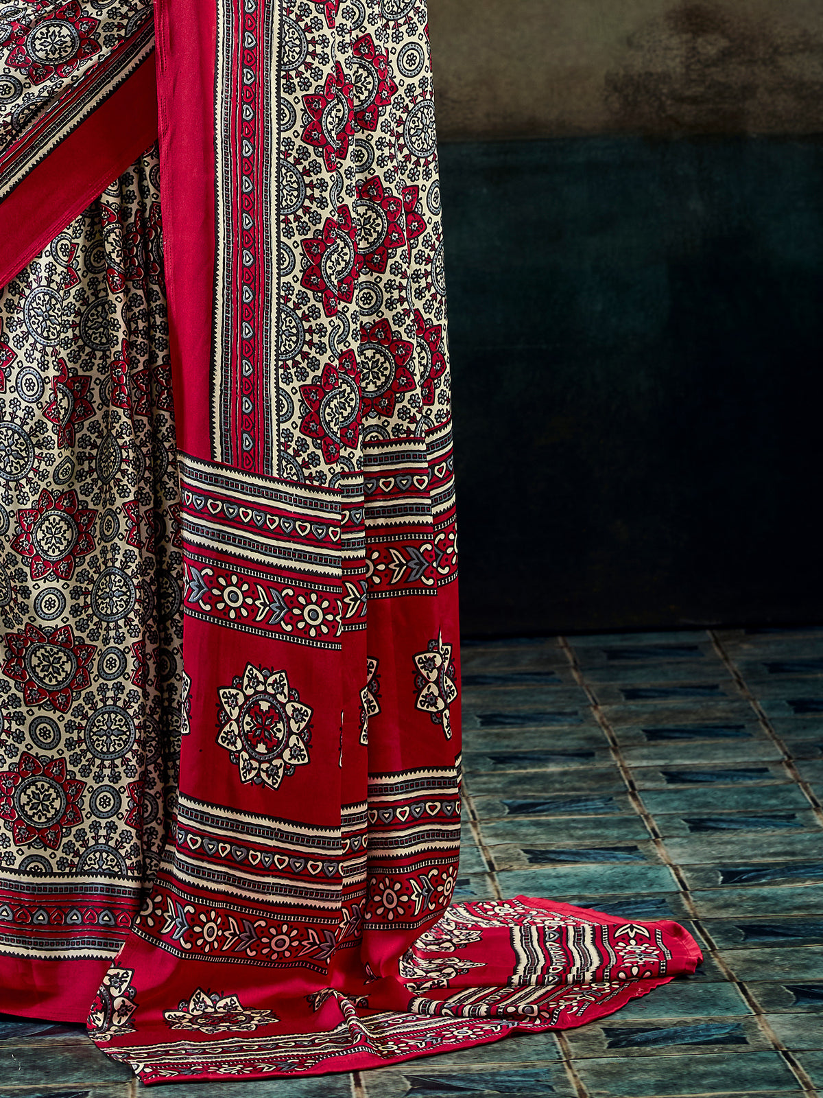 Maroon Satin saree – detail view 5