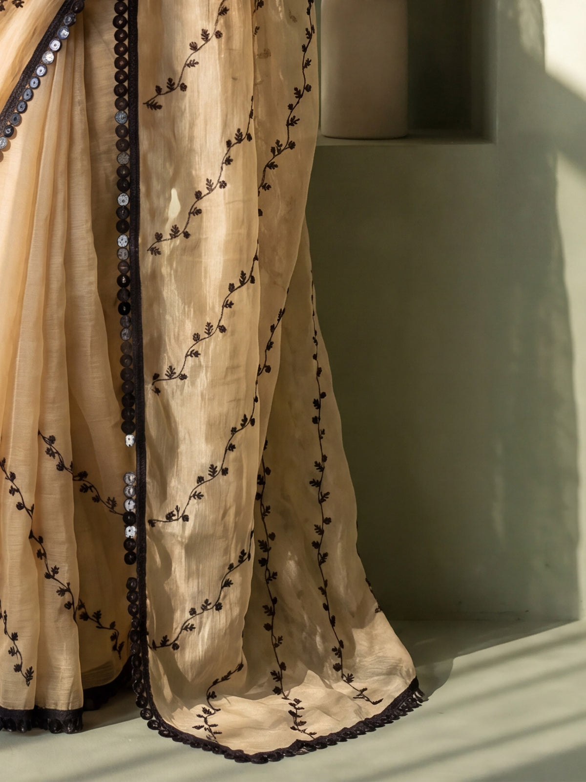 Cream Chiffon saree – detail view 5