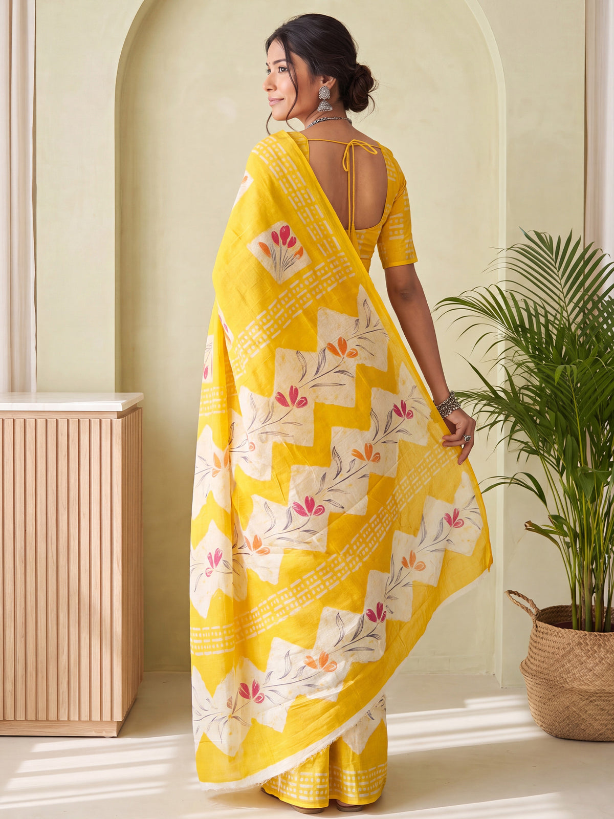 Yellow Cotton saree – detail view 1