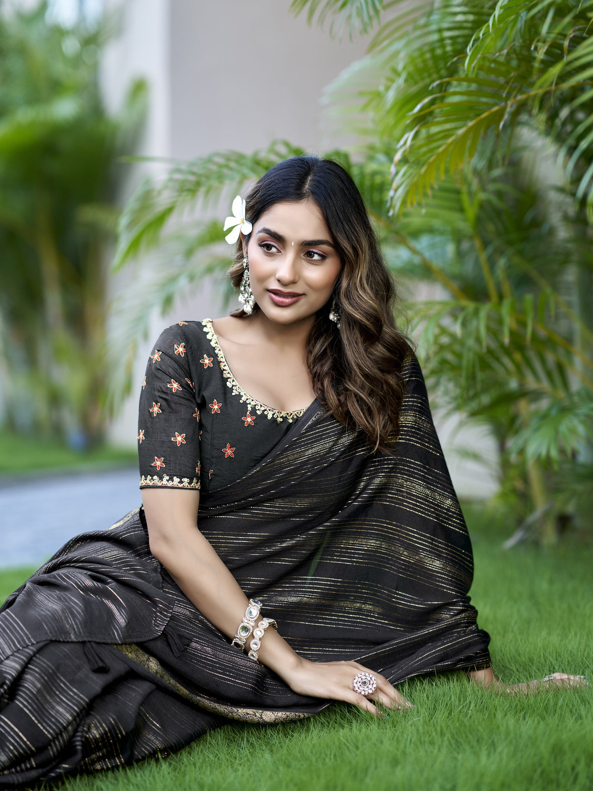 Black jacquard saree view 1