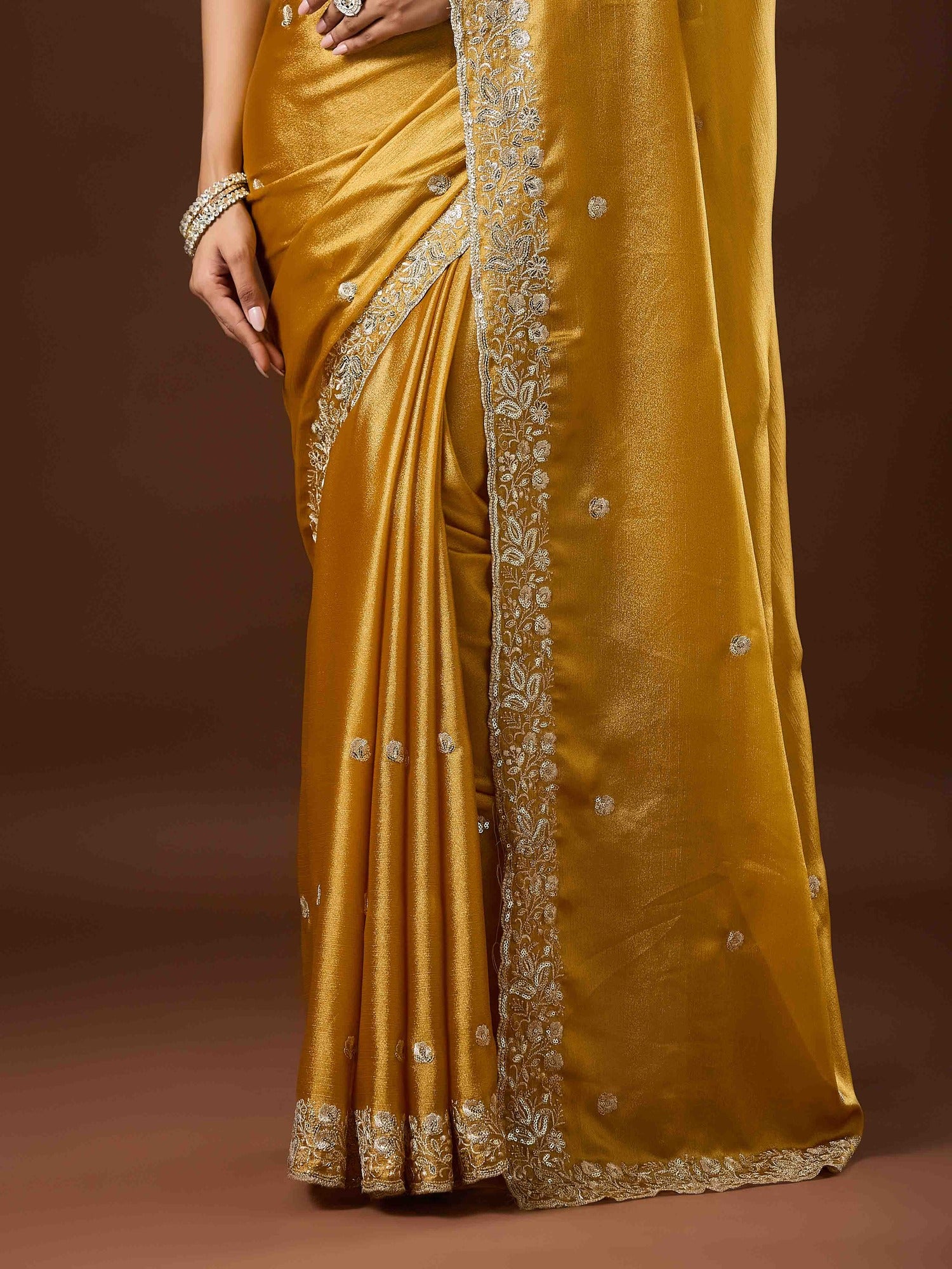 Mustard Chinnon saree – detail view 5