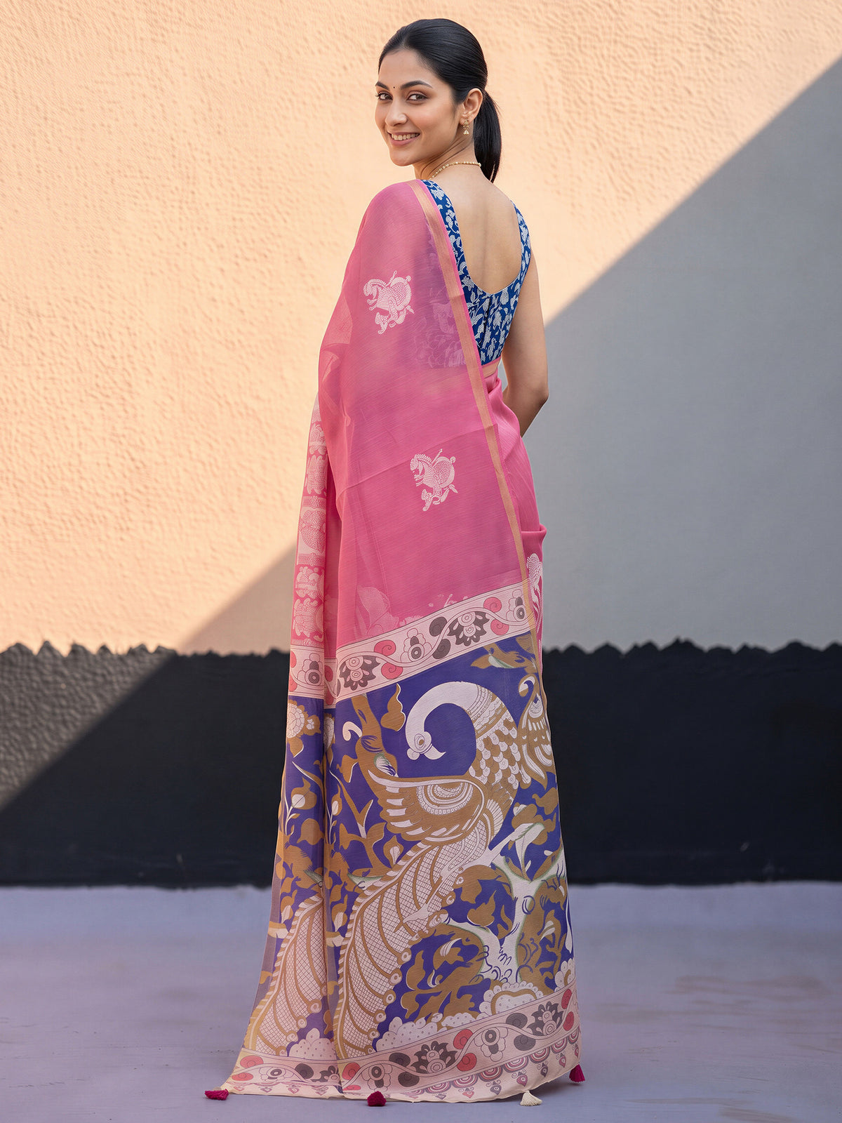 Pink Cotton Blend saree – detail view 1
