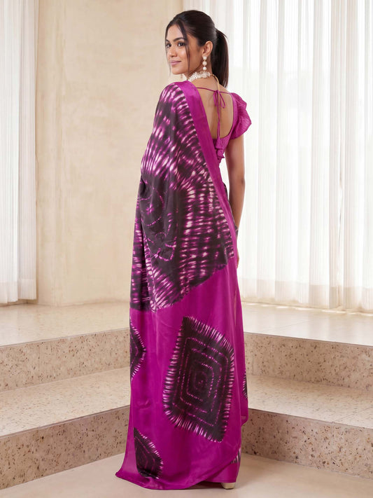 Magenta Crepe saree – detail view 1