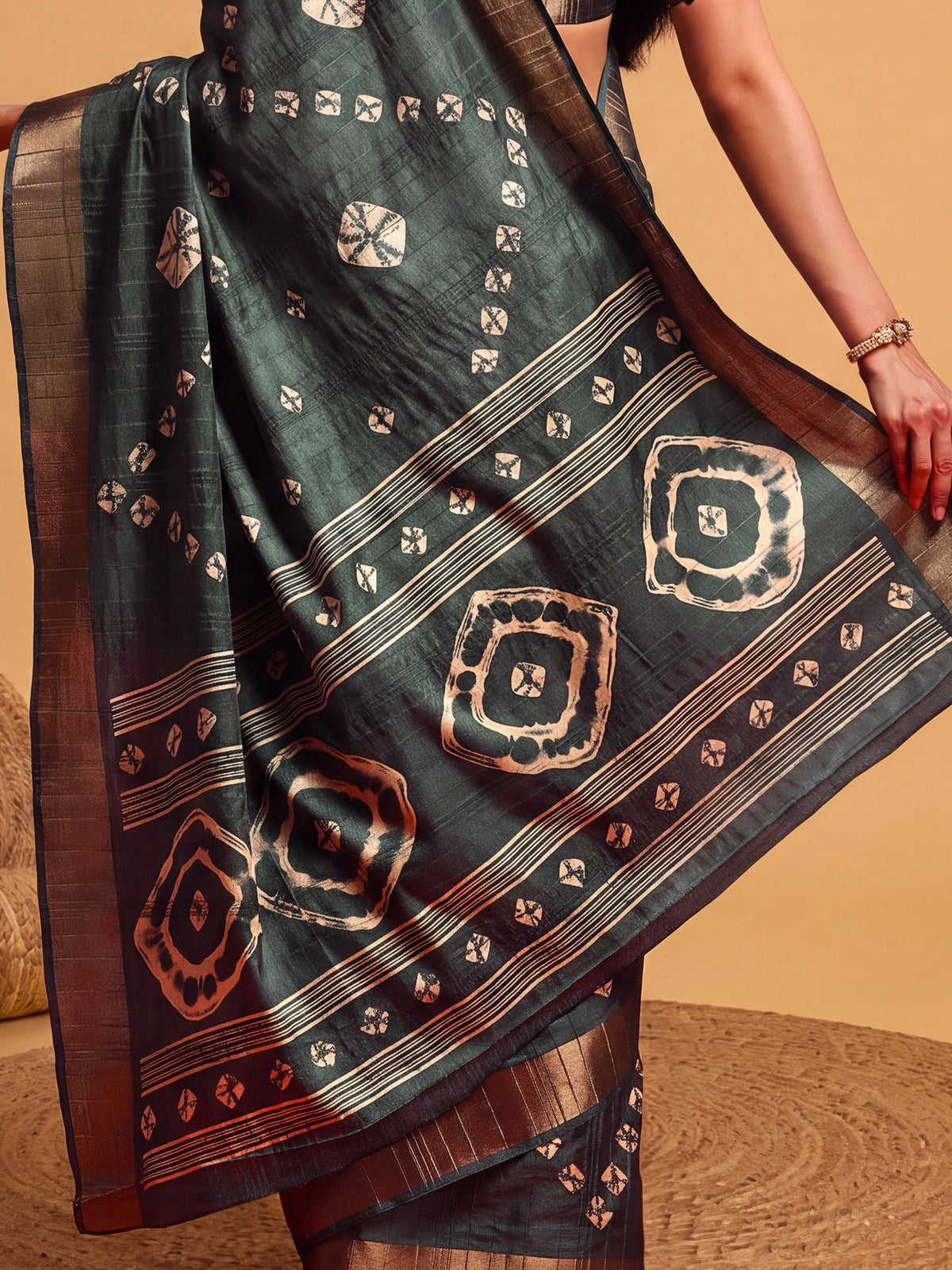 Teal Green Silk Blend saree – detail view 5