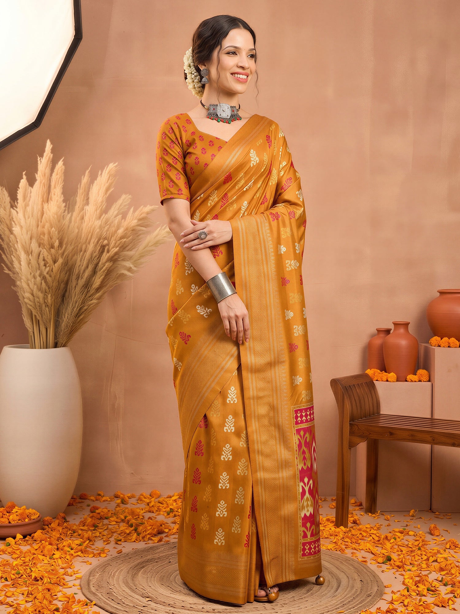Mustard Silk Blend saree – detail view 3