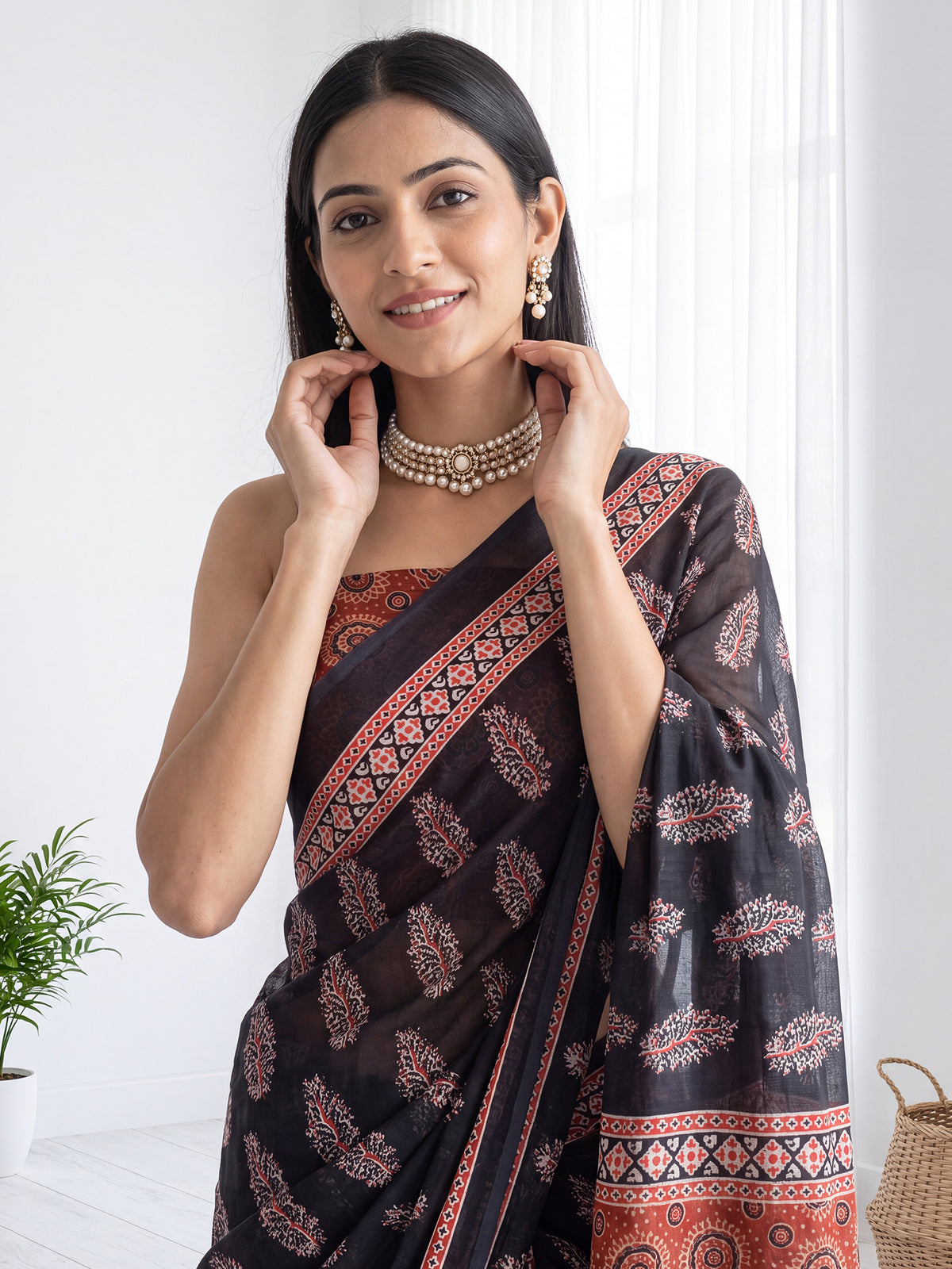 Black Cotton Linen saree – detail view 4