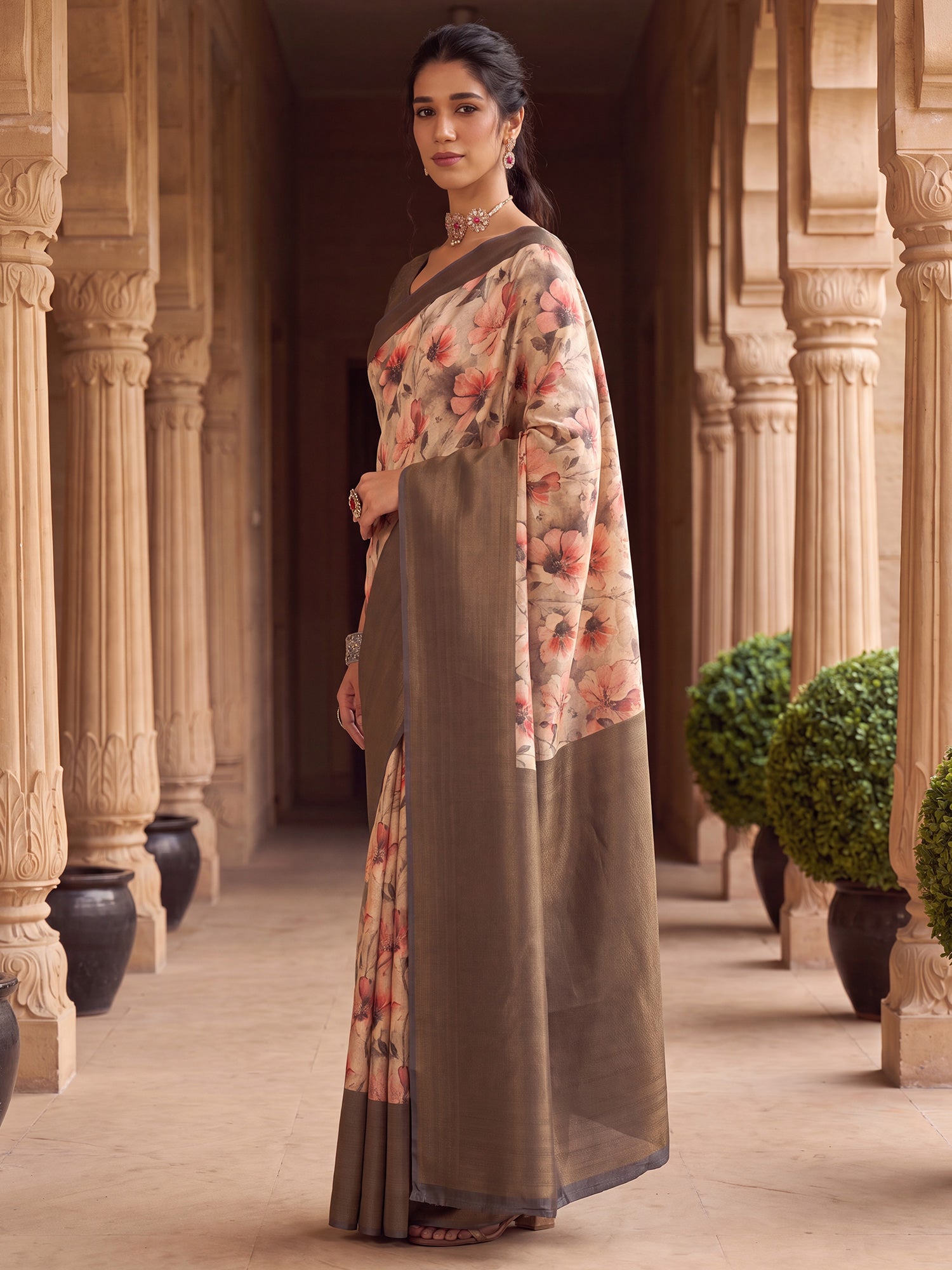 Beige Silk Blend saree – detail view 2