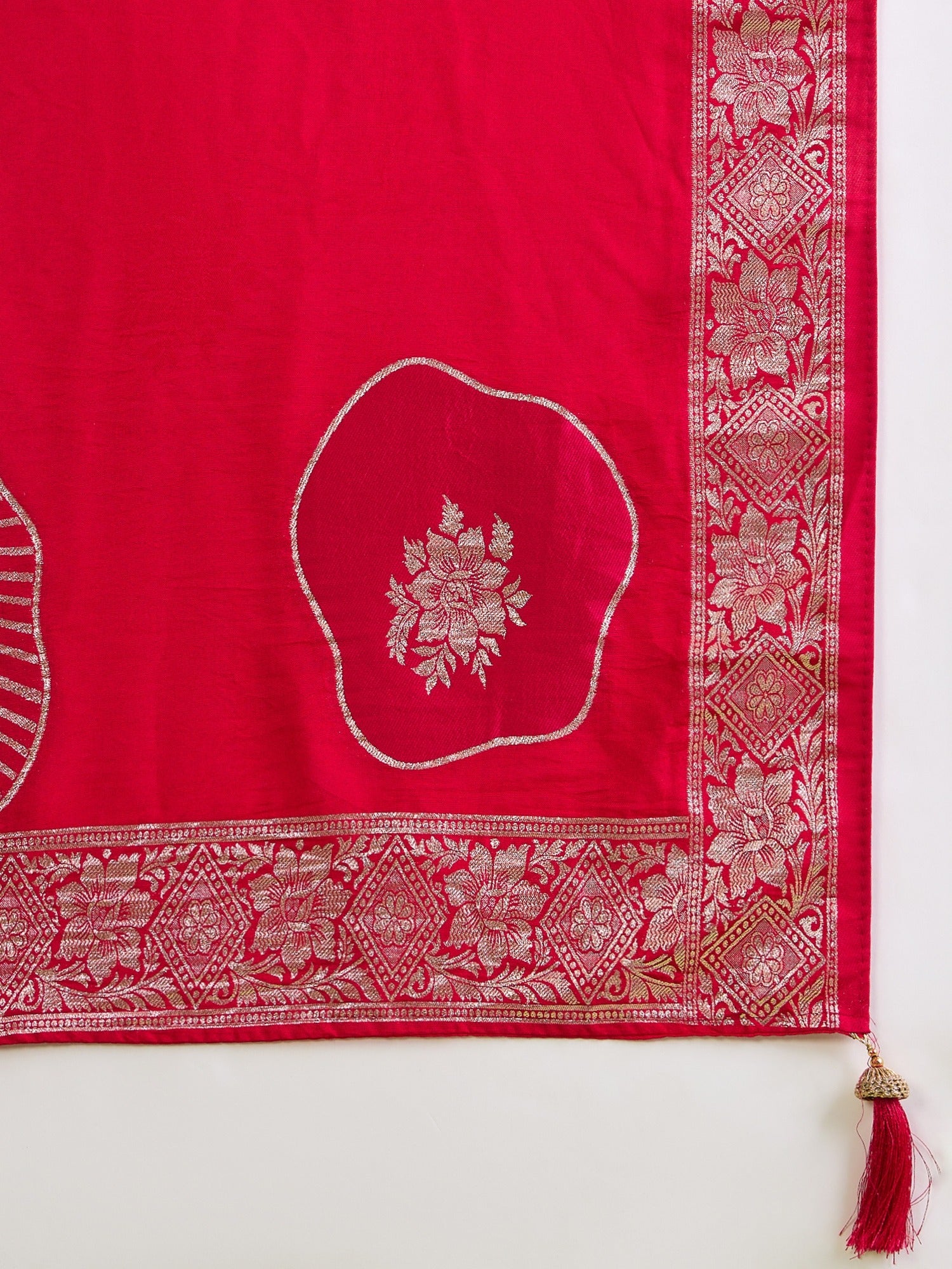 Red Silk Blend saree – detail view 6