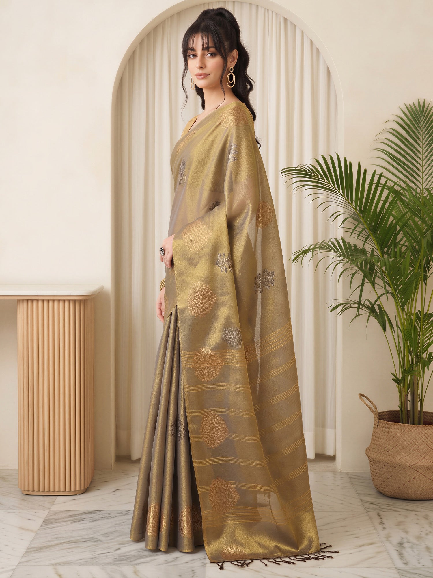 Gold Linen saree – detail view 2