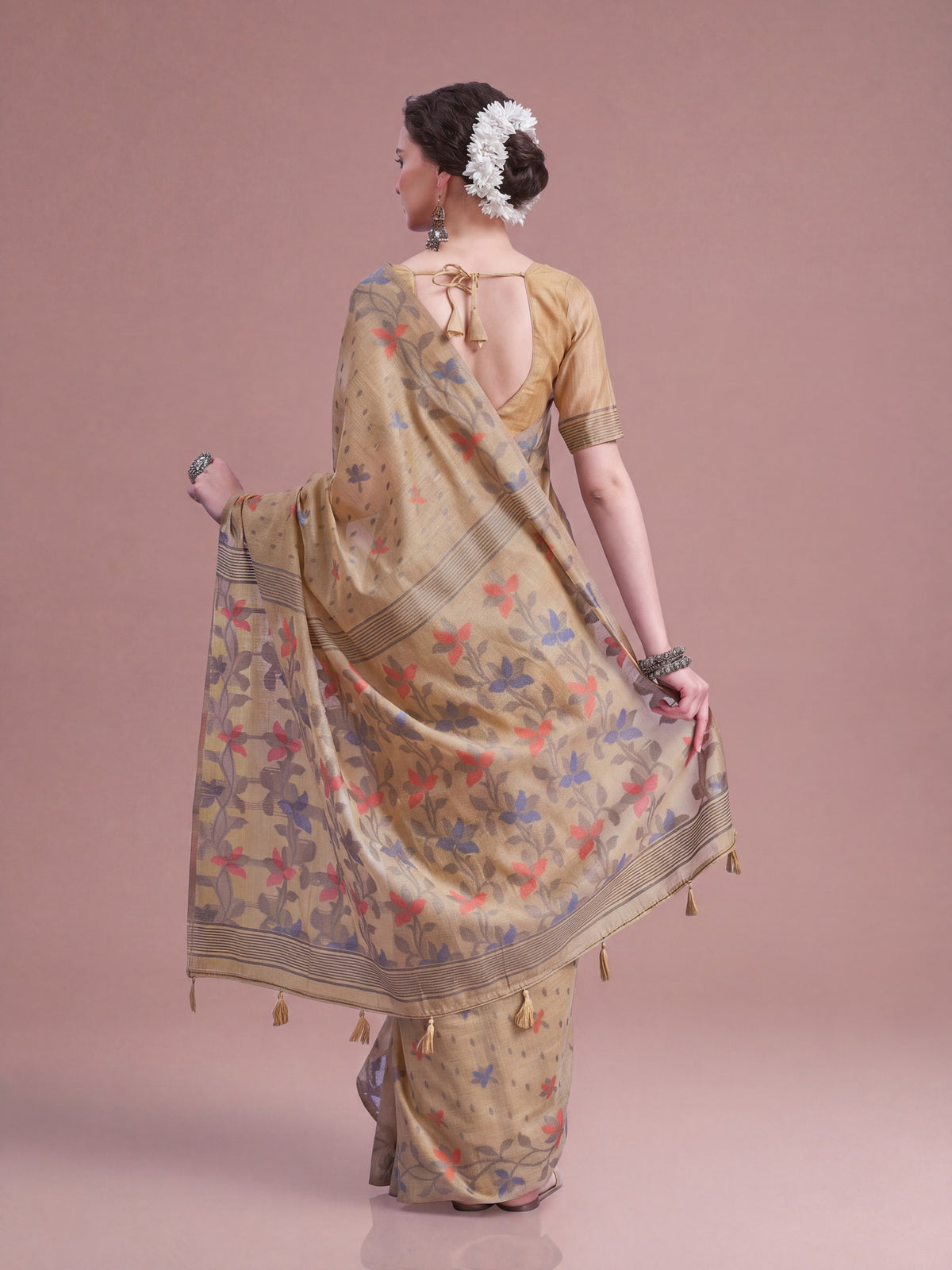 Beige Linen saree – detail view 1