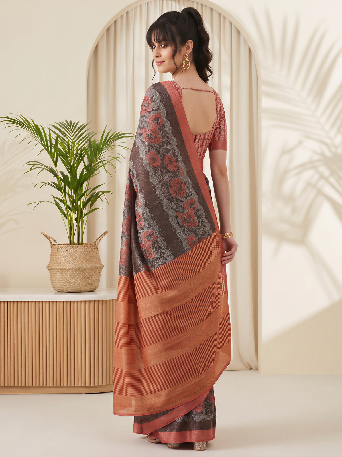 Grey Cotton Blend saree – detail view 1
