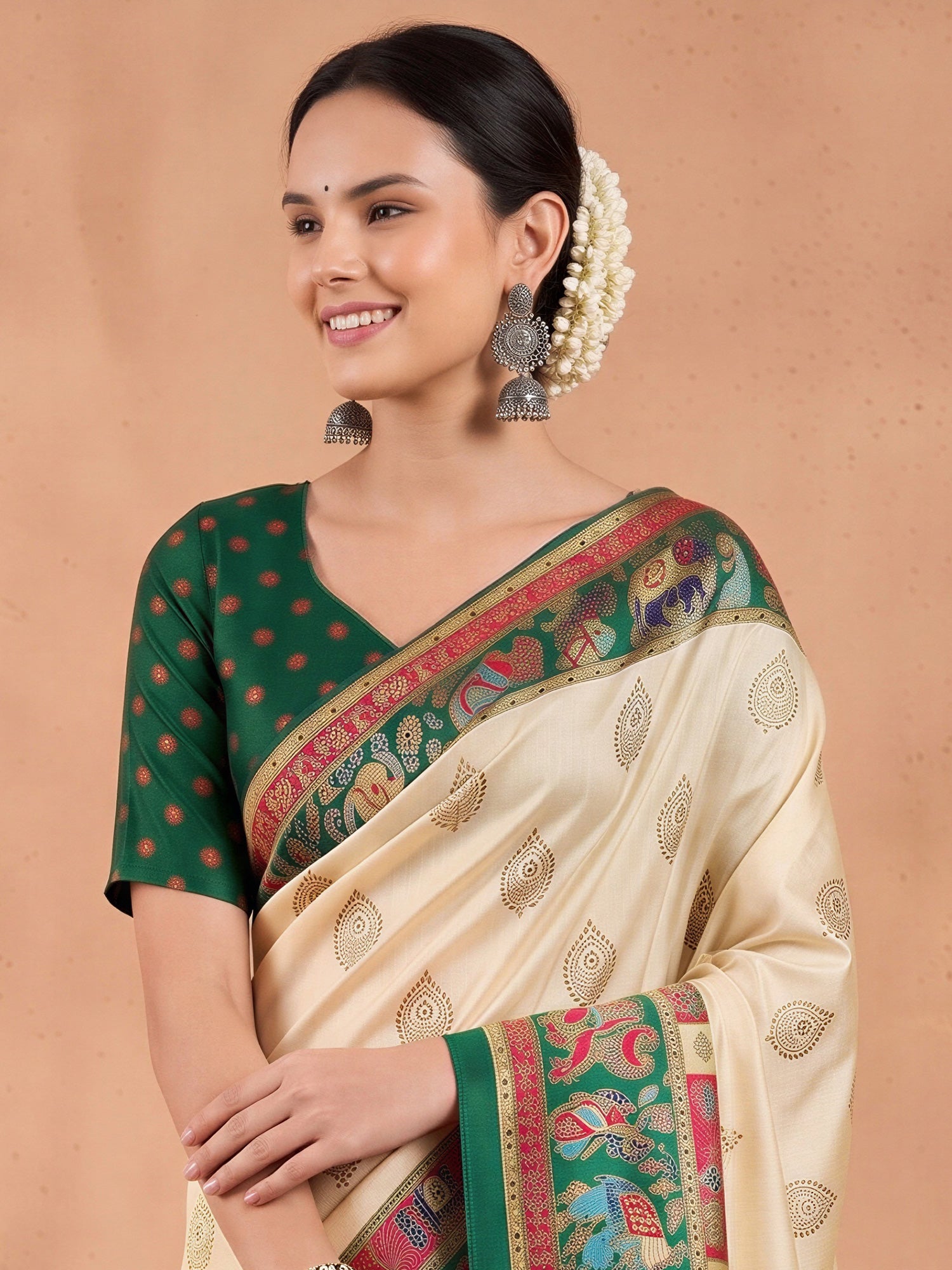 Cream Silk Blend saree – detail view 4