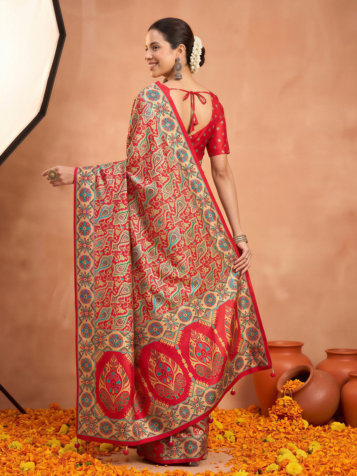Assorted Silk Blend saree – detail view 1
