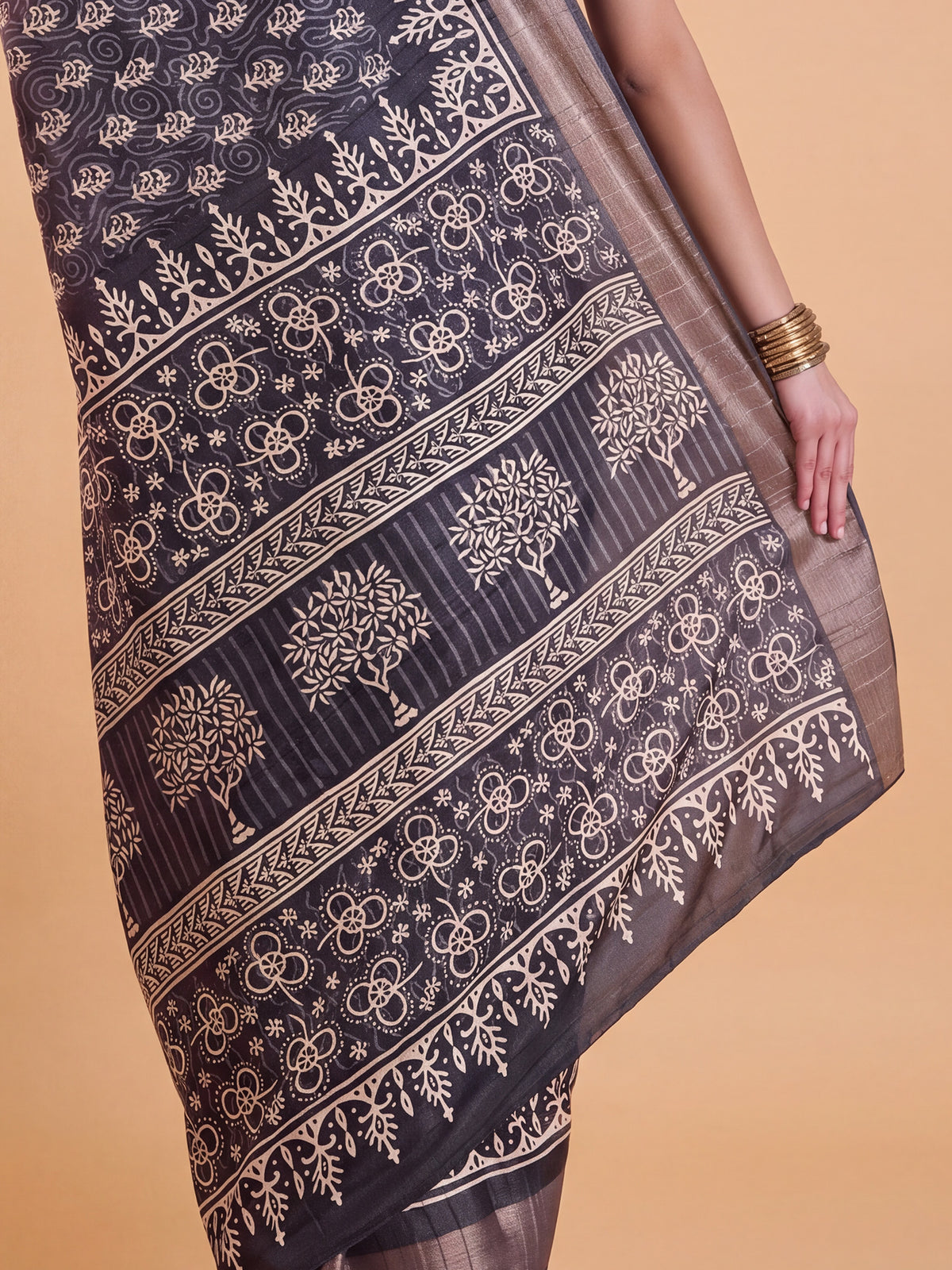 Charcoal Grey Silk Blend saree – detail view 5