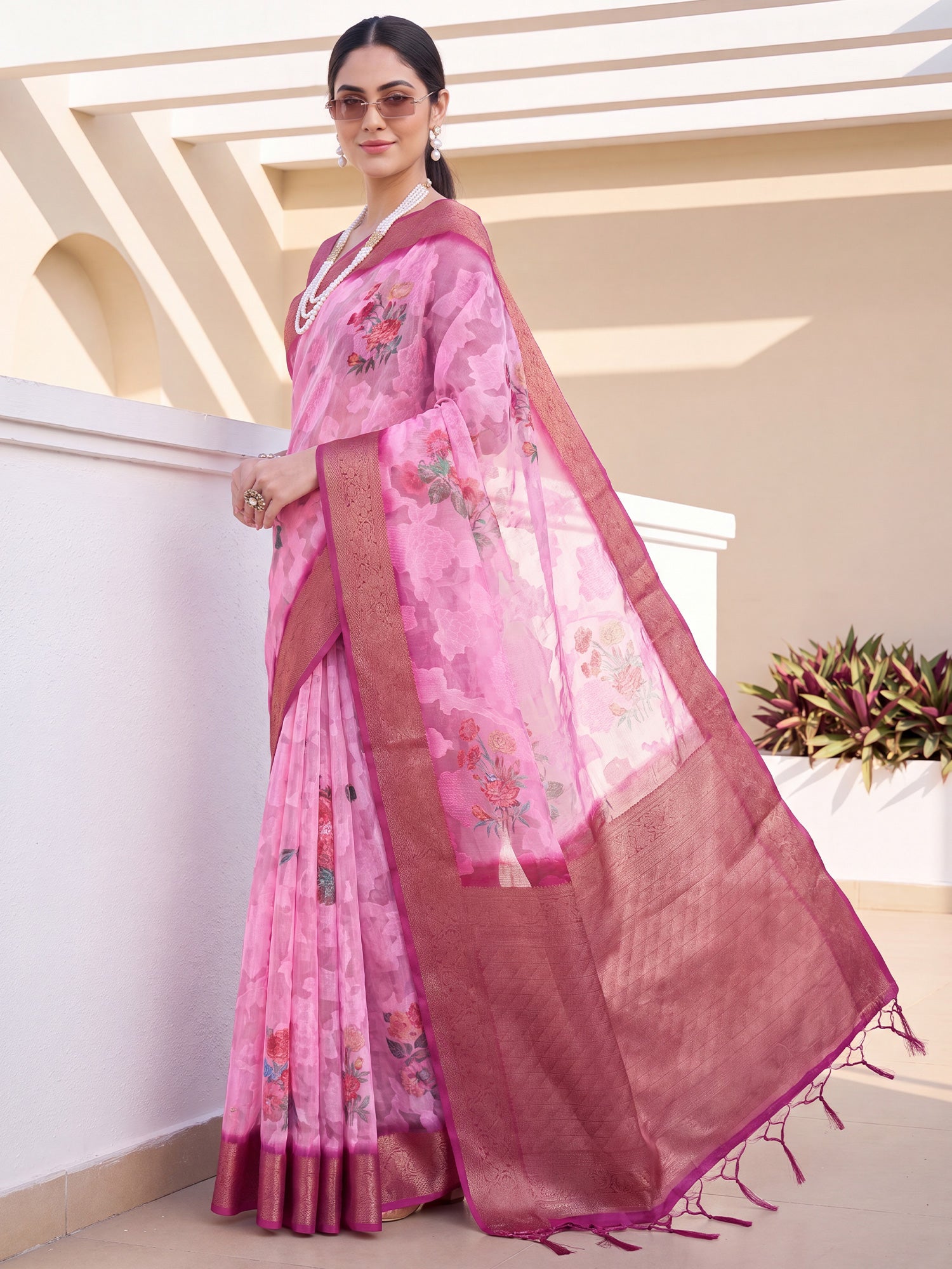 Pink Organza saree – detail view 3