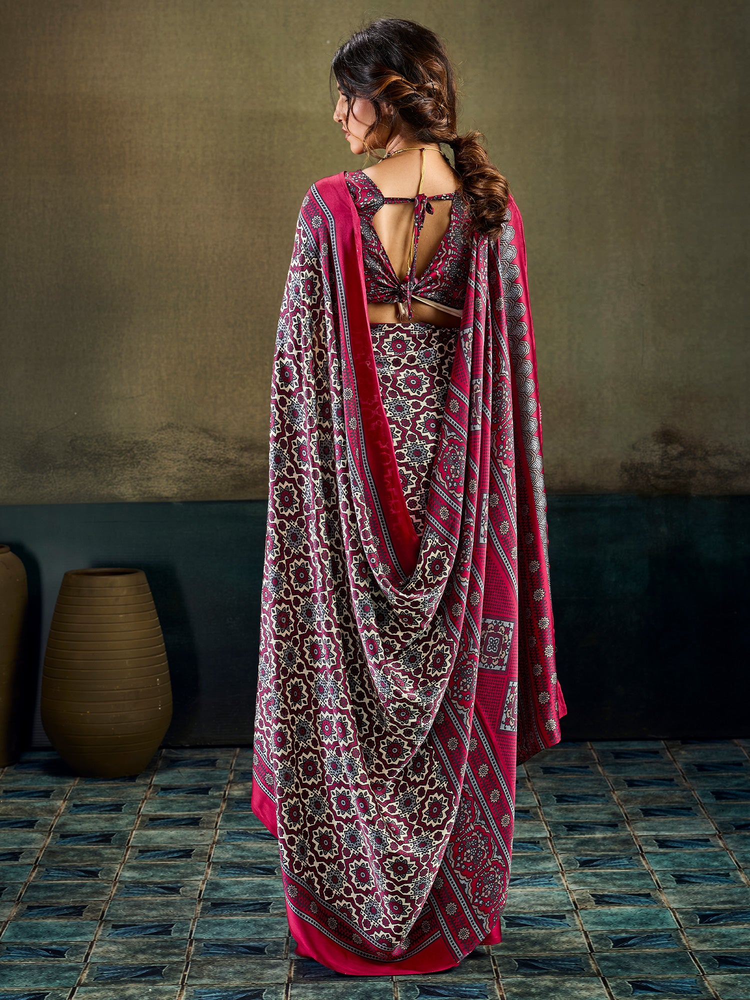 Burgundy Satin saree – detail view 1