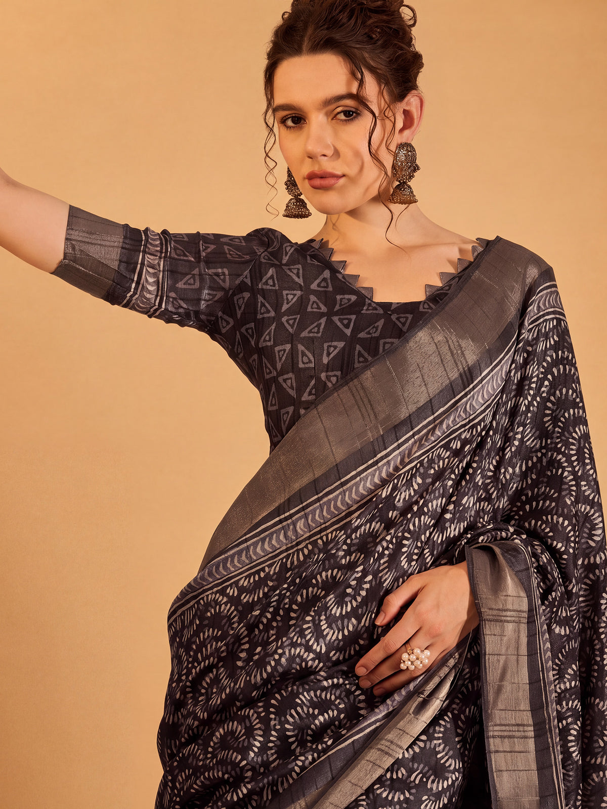 Black Silk Blend saree – detail view 4
