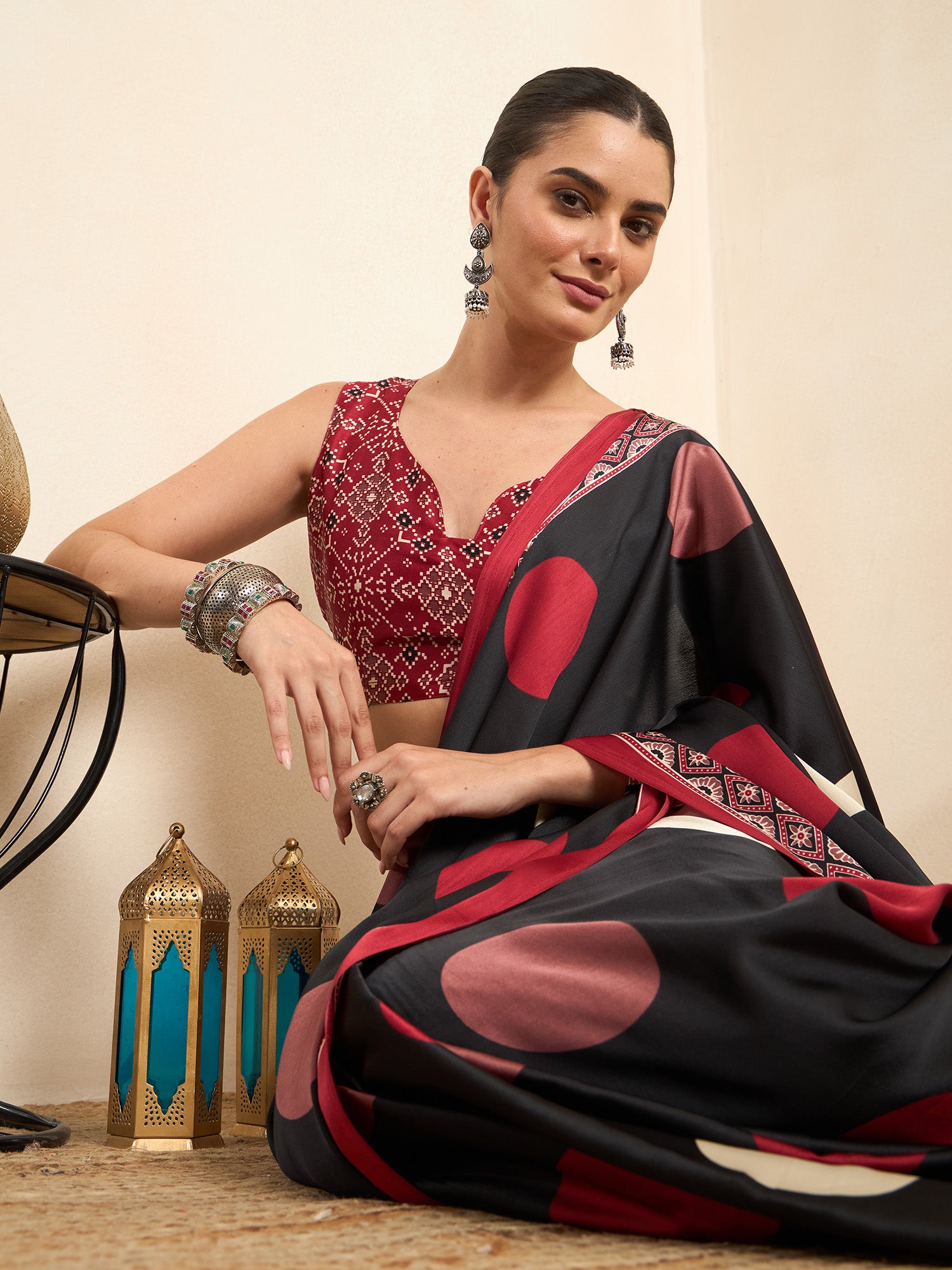 Black Crepe saree – detail view 3